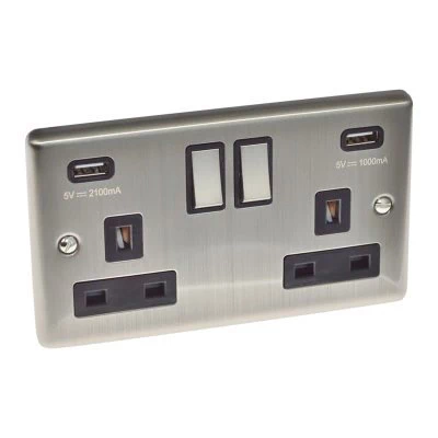 Ensemble Brushed Chrome Plug Socket with USB Charging