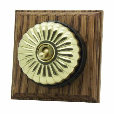 Vintage Dome (Metal) Fluted Polished Brass | Medium Oak Sockets & Switches