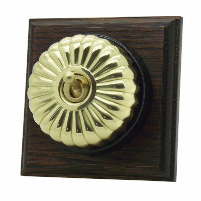 Click here to see the Vintage Dome (Metal) sockets and switches range